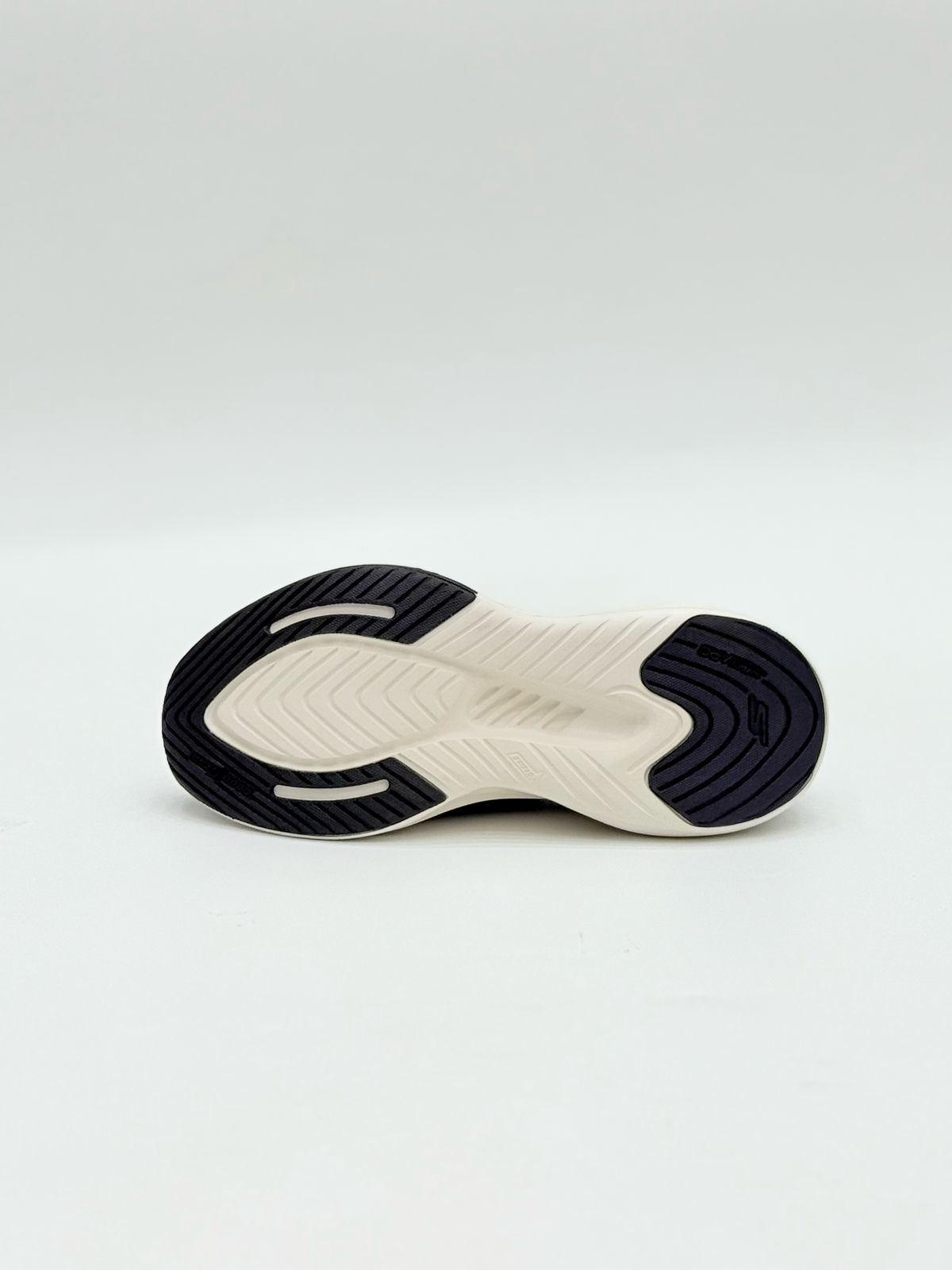 SKETCHER'S HANDS FREE SLIP-INS MAX CUSHION