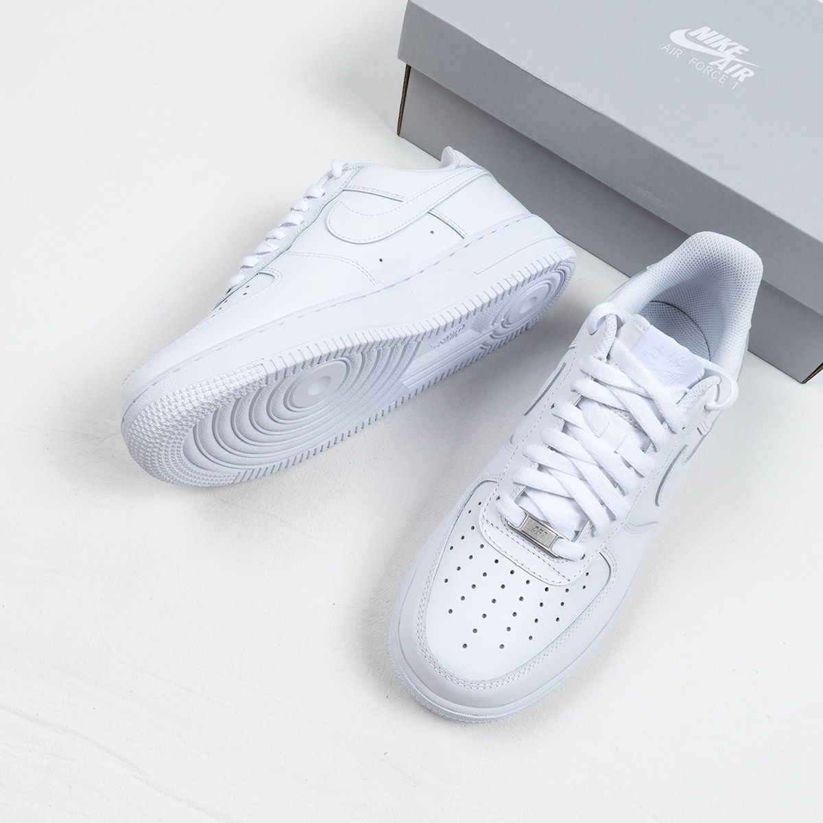 NIKE AIRFORCE 1 TRIPLE WHITE PREMIUM AAA