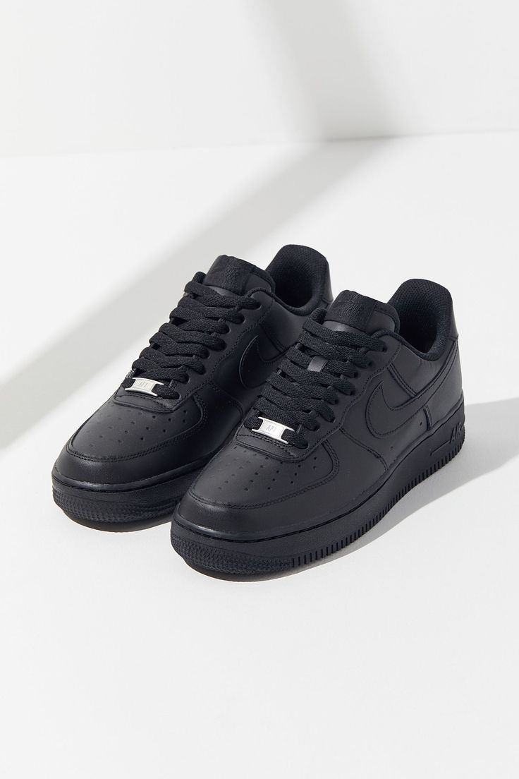 NIKE AIRFORCE 1 TRIPLE BLACK